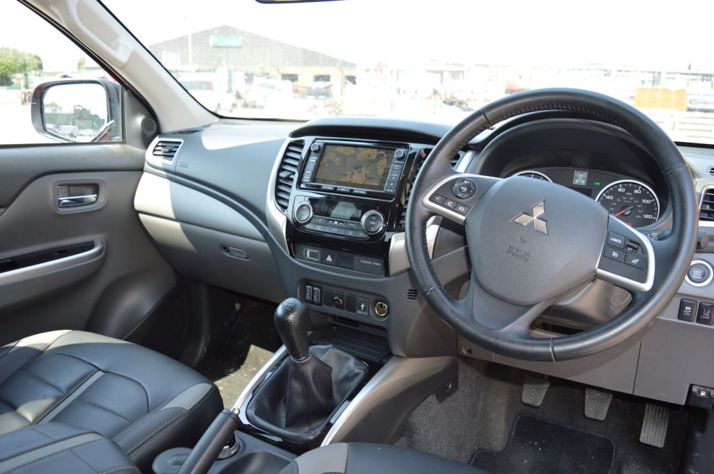 Mitsubishi L200 interior