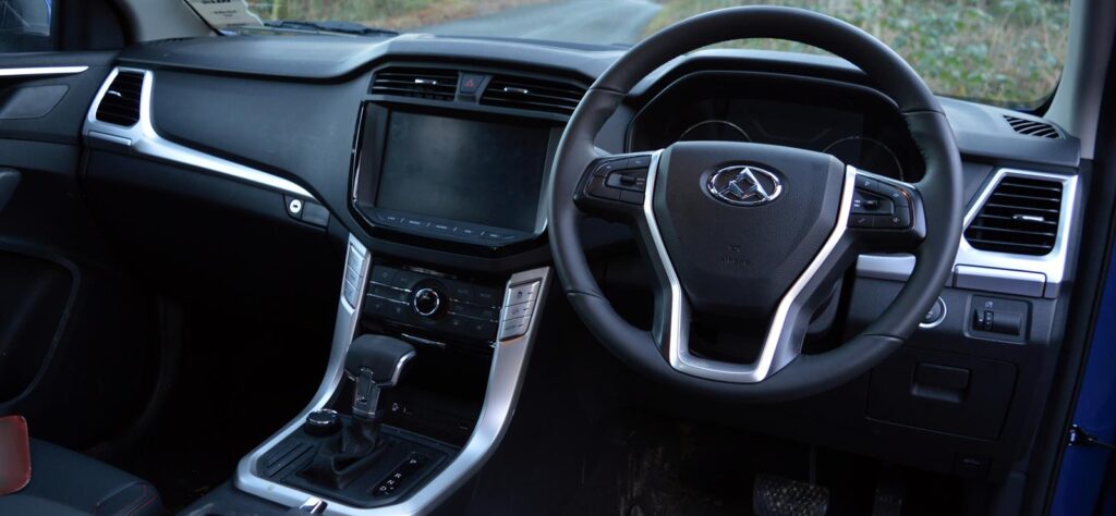 LDV T60 Pickup interior