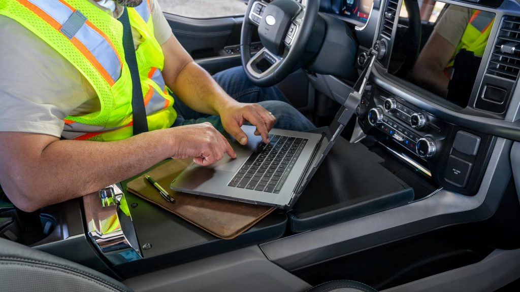 Ford F-150 2021 work space