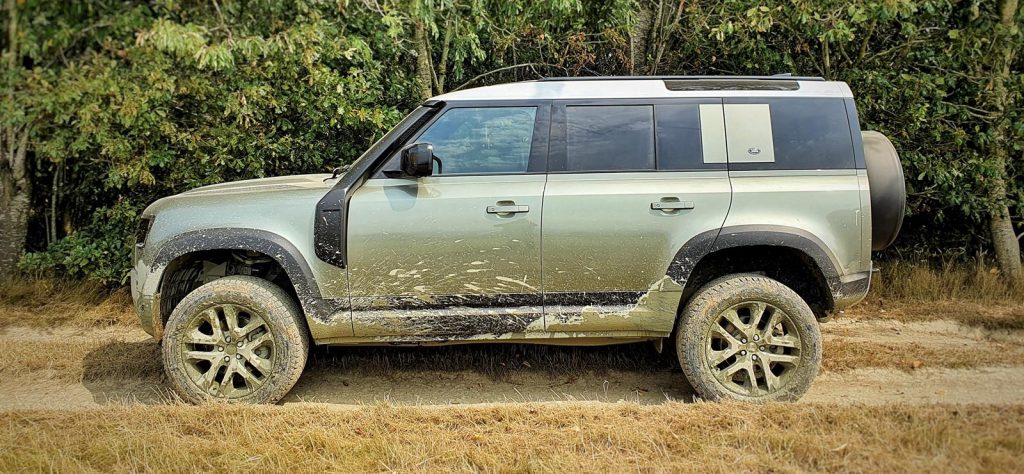 Land Rover Defender - Phil Huff