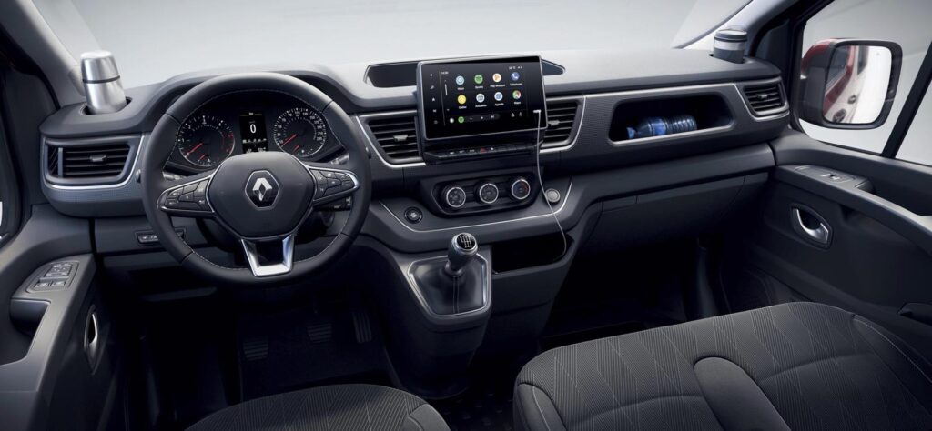 Renault Trafic 2021 cabin
