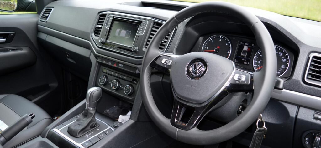 Volkswagen Amarok Dark Label dashboard