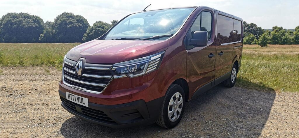 Renault Trafic panel van front review