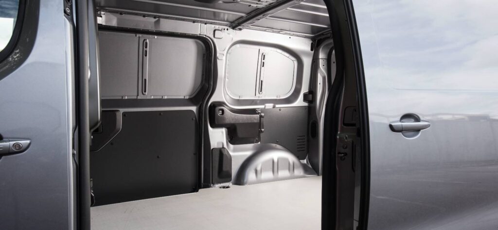 Vauxhall Vivaro review - cargo area