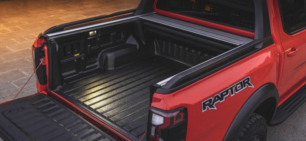 Ford Ranger Raptor V6 Pickup cargo area bed box