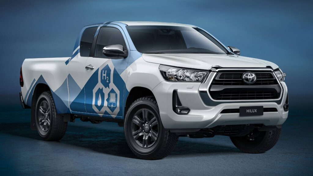 Hydrogen FCEV Toyota Hilux prototype