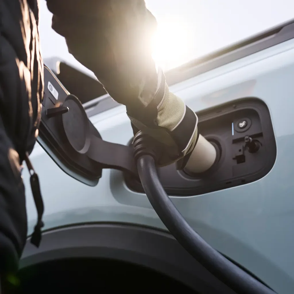 Ford Ranger PHEV Plug-in Hybrid pickup charging