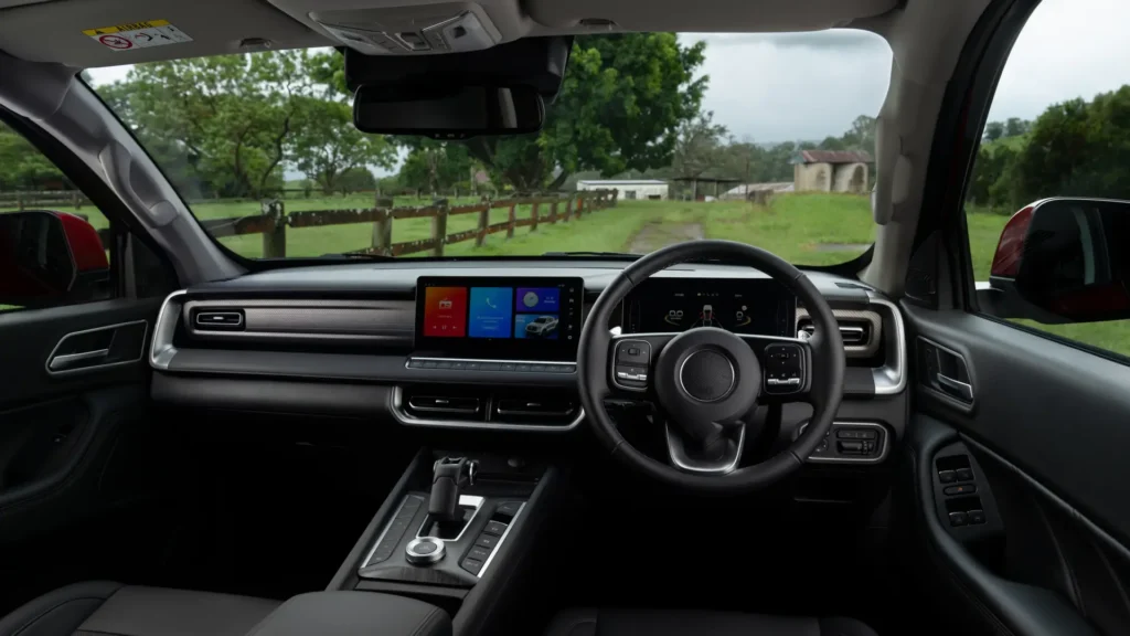 GWM Cannon pickup interior