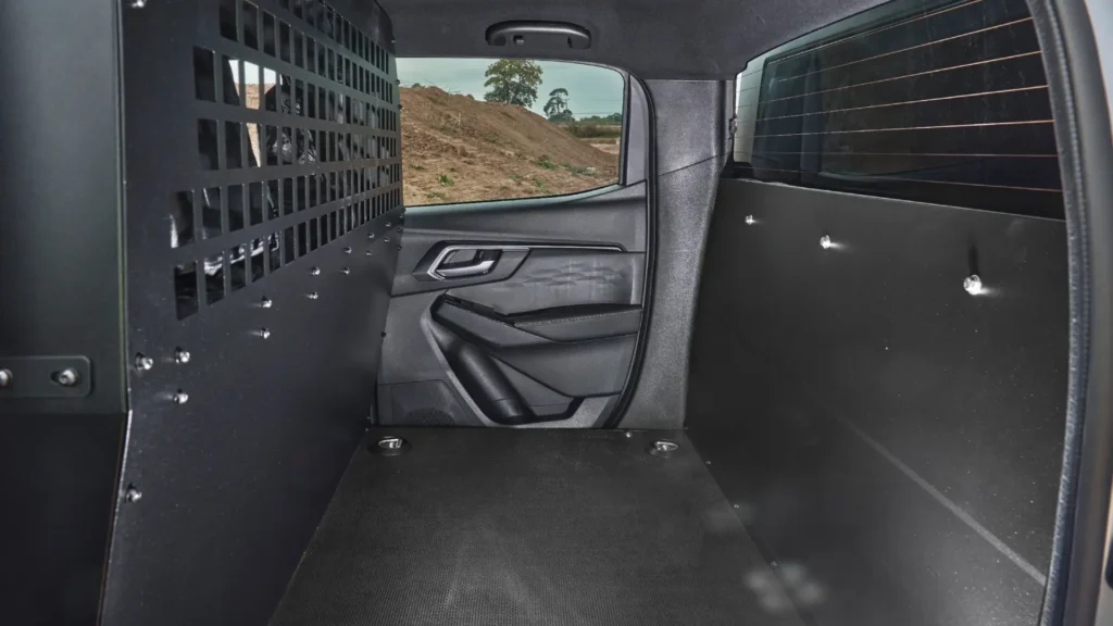 Isuzu D-Max 2.2 Commercial secure load area