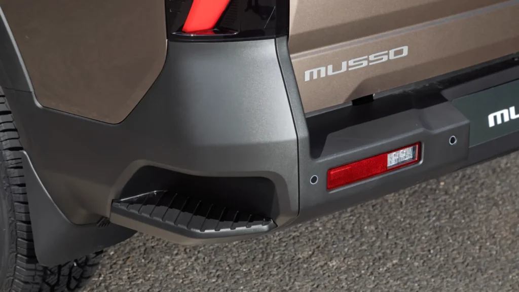 KGM Musso Rhino bumper step