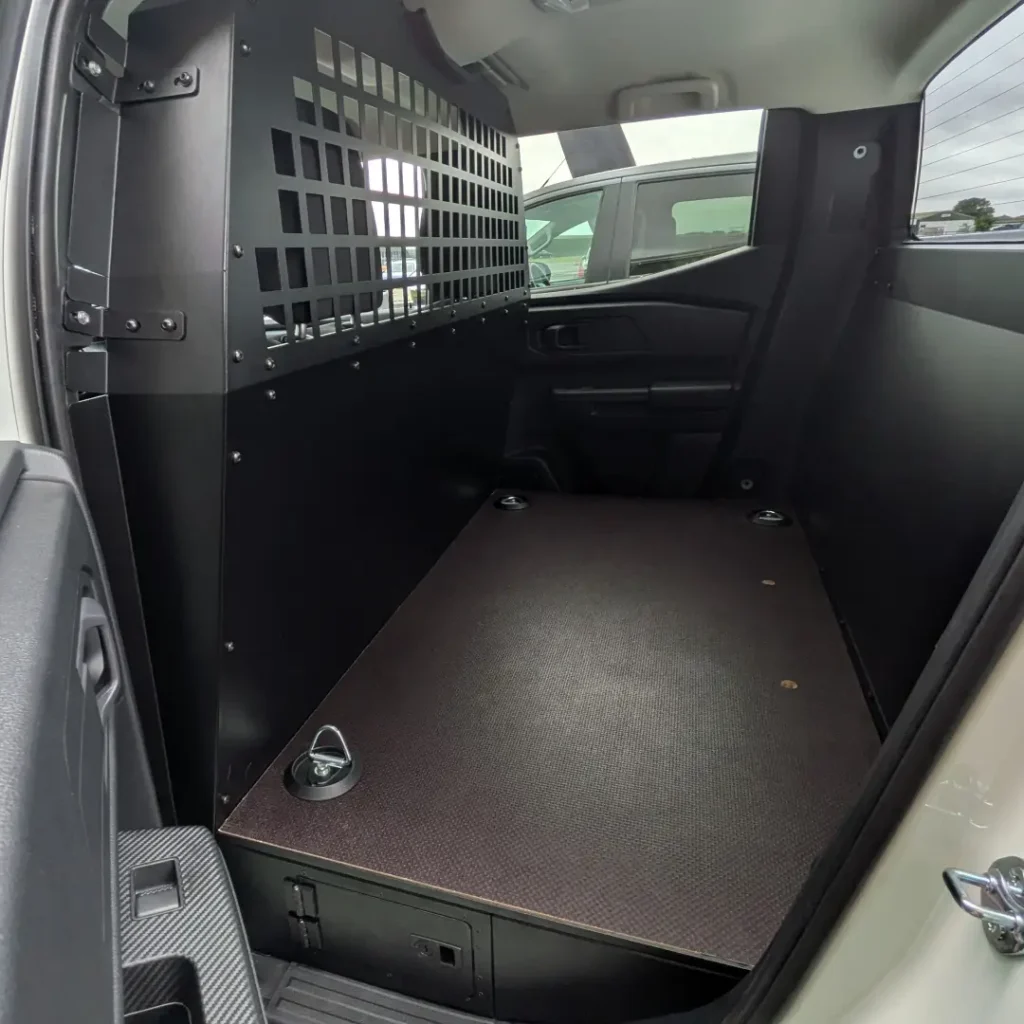 Mitsubishi L200 Commercial load area